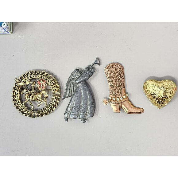 Set Of 4 Vintage Brooch Pins: Knight Angel‎ Boot&Heart Designs Gold&Silver Tones - Picture 1 of 7